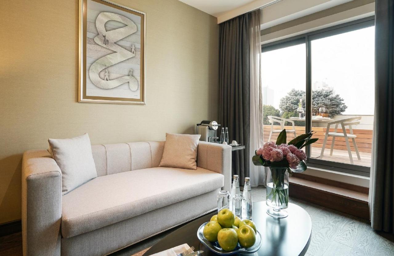 Divan 4*